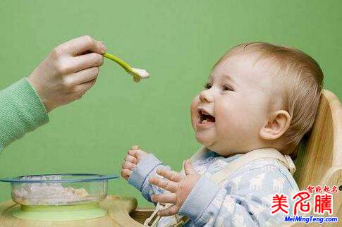 招財(cái)?shù)膶殞毱鹈椒? /></a>我們?cè)诮o寶寶起名時(shí),經(jīng)常有用戶說(shuō)要起一個(gè)將來(lái)發(fā)財(cái)?shù)拿?。我們知道,招?cái)?shù)姆椒ê芏?,有風(fēng)水、供財(cái)神等等。不過(guò),名字也能招財(cái),說(shuō)的比較少。那么招財(cái)?shù)膶殞毱鹈椒ǘ加行┥赌兀空胸?cái)?shù)膶殞毱鹈椒ㄖ?寶寶起名...</div>
<span id="ctl00_ContentPlaceHolder1_subjectList_dgNews_ctl07_Label1" style="color:Green;font-size:10pt;">2017/6/1 10:27:56</span>
<div style="height:5px; font-size:5px"> </div>
<hr width="99%" style="text-align:center; border-style:dotted; border-width:0px; height:1px;" />
<div style="height:5px; font-size:5px"> </div>
</div>
</td>
</tr><tr style="border-width:0px;">
<td valign="top">
<div style="padding-left:3px; padding-right:3px;line-height:180%">
<h3 style="padding:0px;margin:0px;display:inline;"><a id="ctl00_ContentPlaceHolder1_subjectList_dgNews_ctl08_HyperLink1" class="headline" href="/subject/gou/s.aspx?newsid=6657" target="_blank">聰明討喜屬狗孩子起名</a></h3>
<span style="color:Red;font-size:8pt;"></span>
<br />
<div style="padding-top:1px; width:95%; padding-left:8px; line-height:180%;color:#2f2f2f;font-size:14px;" ><a href=